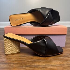 Lisa Vicky IMPRESS-V black sheep nappa block heel leather slip on sandal size 8